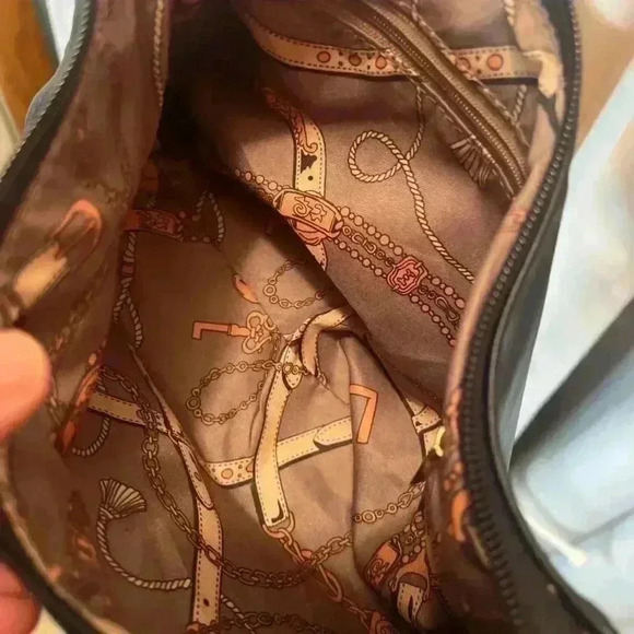 Black Vegan leather shoulder bag with braided strap - Picture 6 of 7